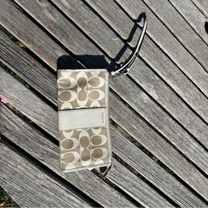 COACH Light Khaki & Chalk White Signature Slim ZIPPY‎ Wristlet Wallet